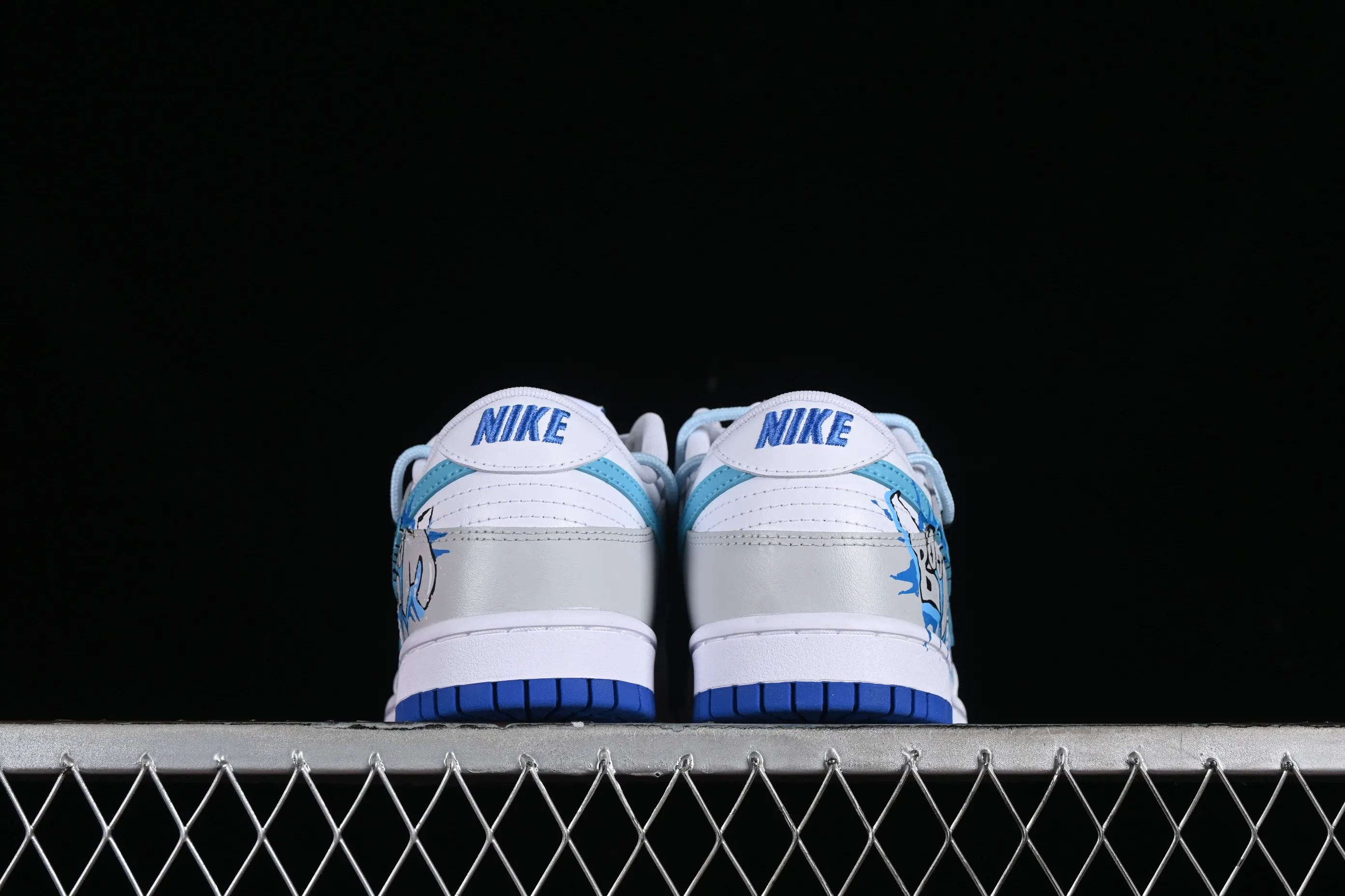 All categories Nk SB Dunk series Nk SB Dunk Low Low-top sneakers Nk Dunk Low Graffiti deconstruction style Casual diary Gradient splash letters SB strap low-top casual sneakers DV0831-104